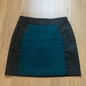 Banana republic textured mini fuzzy skirt green
